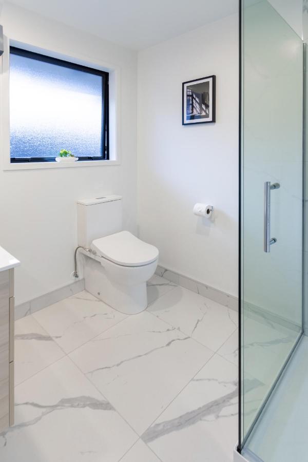 1 Bedroom 1 Bath, Executive Escape, Northlands Mall Christchurch Exterior foto